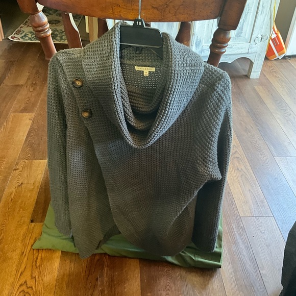 Kate and Sam medium LS sweater - Picture 5 of 6